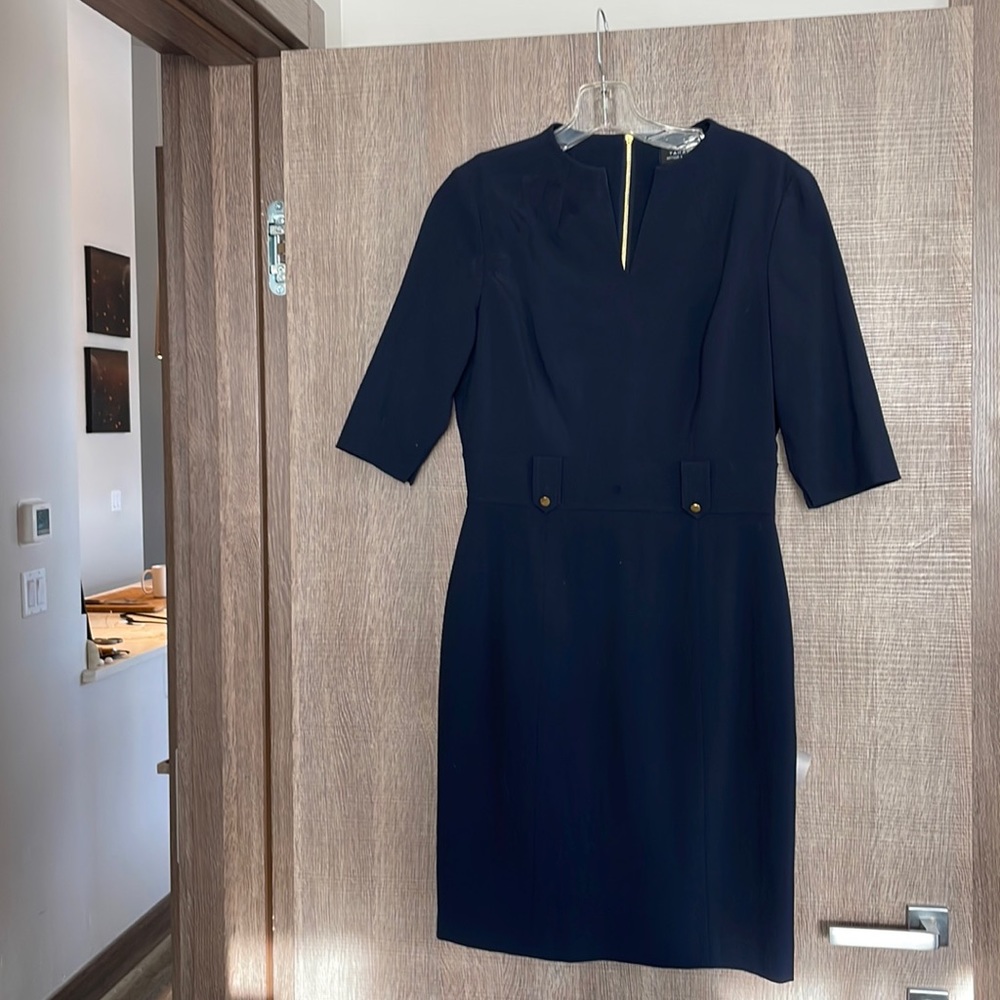 Tahari dress size 6